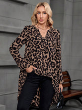 EMERY ROSE Women's Leopard Print V-Neck Front Short Back Long Casual Long Sleeve Shirt